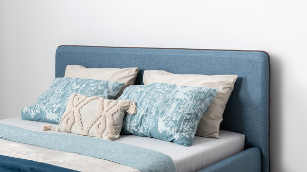 Кровать Миа 160 рогожка светло-синий, кант желтовато-коричневый с ортопедическим основанием и подъемным механизмом