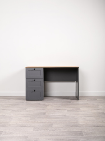 Стол письменный Остин 12.159 серый графит 0162 РЕ, дуб золотой CRAFT, графит ZB 856-2 ПВХ, сборка на любую сторону