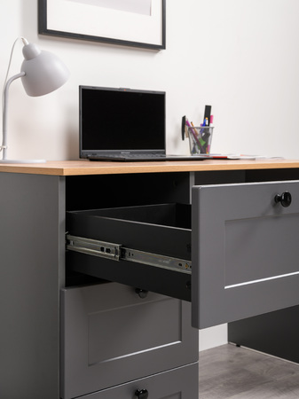 Стол письменный Остин 12.159 серый графит 0162 РЕ, дуб золотой CRAFT, графит ZB 856-2 ПВХ, сборка на любую сторону